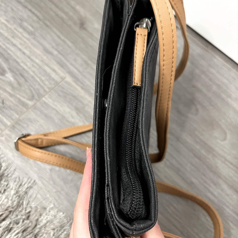 ROSETTI black and tan colorblock crossbody bag - Picture 5 of 5
